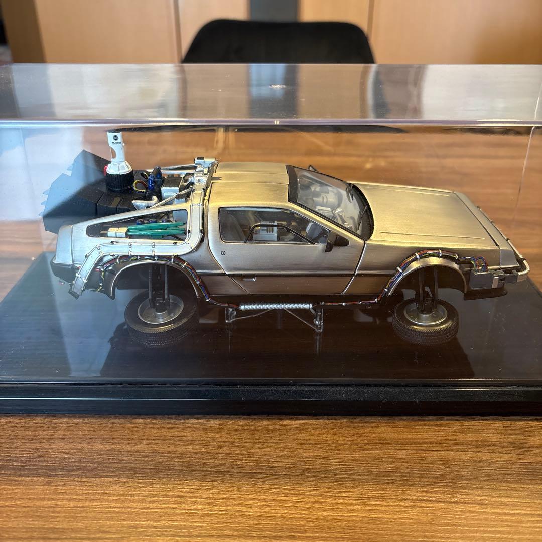 h*8様 バック・トゥ・ザ・フューチャー sunstar 1/18デロリアン ダ