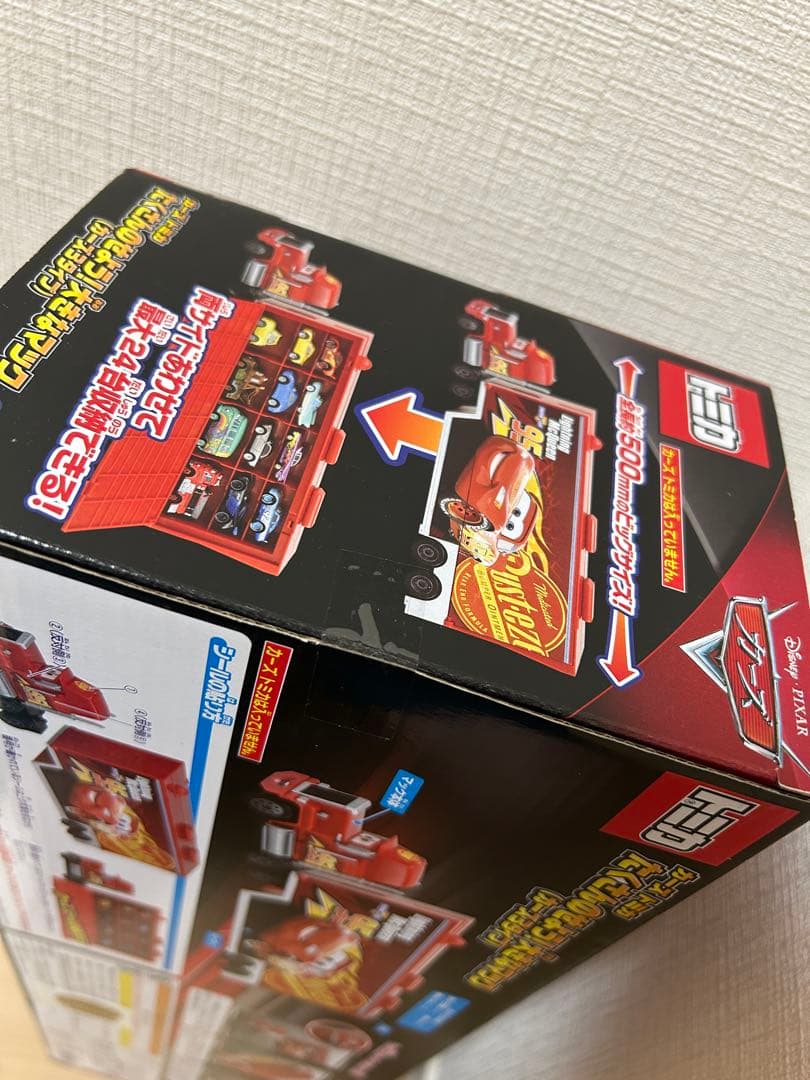 廃盤　カーズ　トミカ　たくさんのせよう！大きなマック　(カーズ3タイプ)
