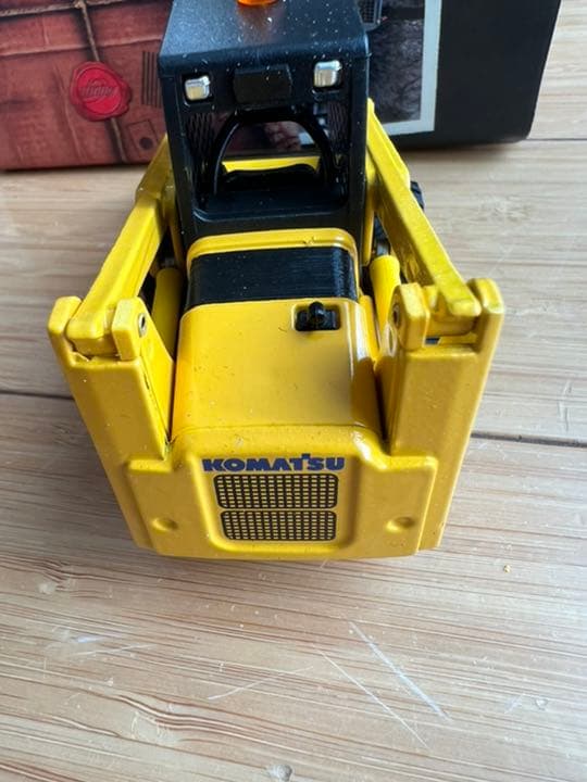 KOMATSU コマツ　SKID STEER LOADER