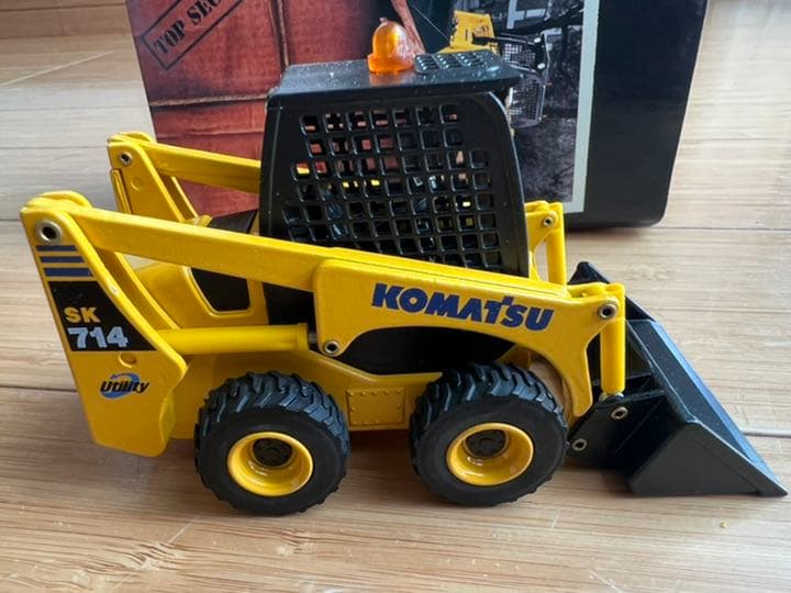 KOMATSU コマツ　SKID STEER LOADER