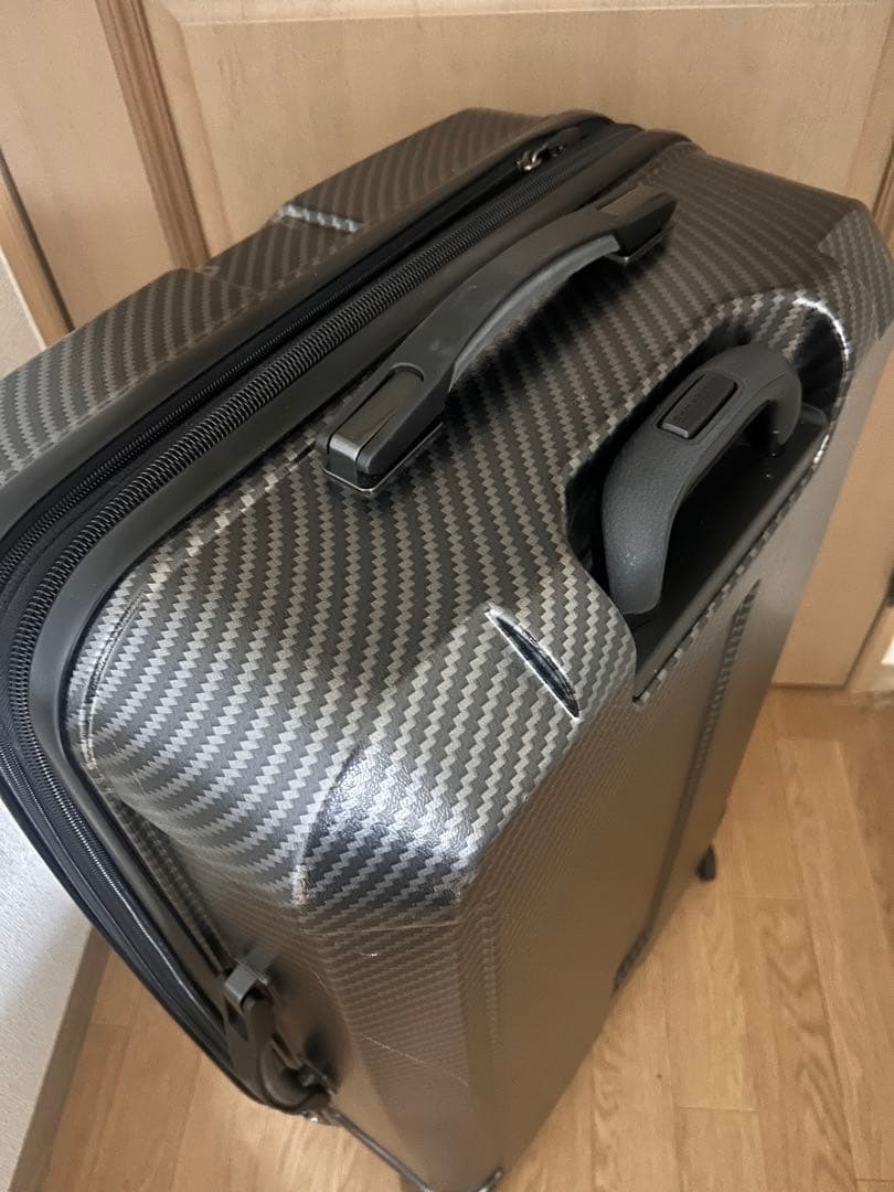 Samsonite カーボンファイバー風キャリーケース 大