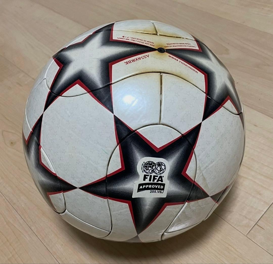 adidas FINAL チャンピオンズリーグ サッカーボール　公式試合球