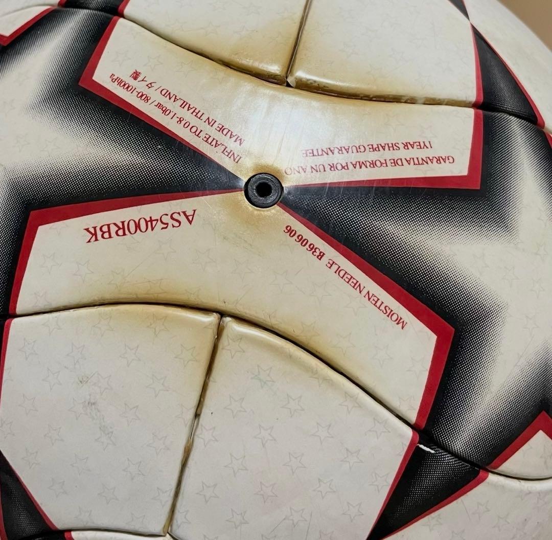 adidas FINAL チャンピオンズリーグ サッカーボール　公式試合球