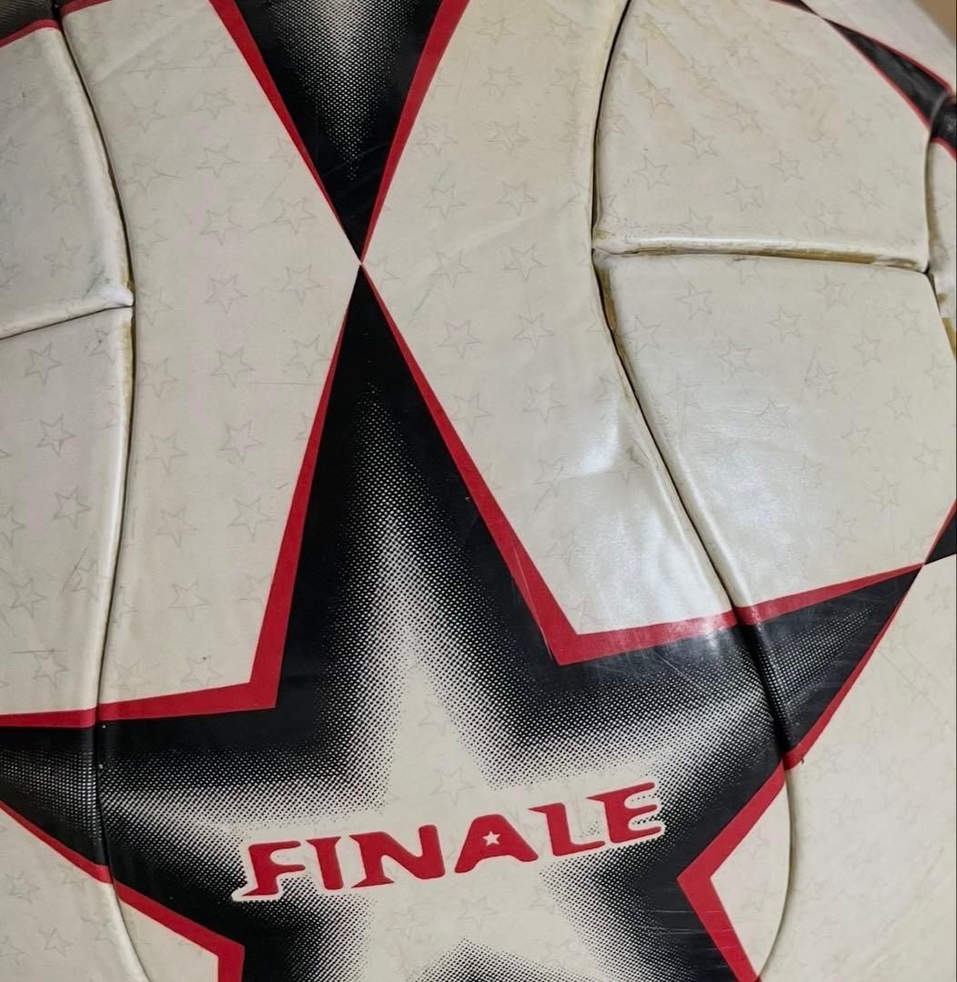 adidas FINAL チャンピオンズリーグ サッカーボール　公式試合球