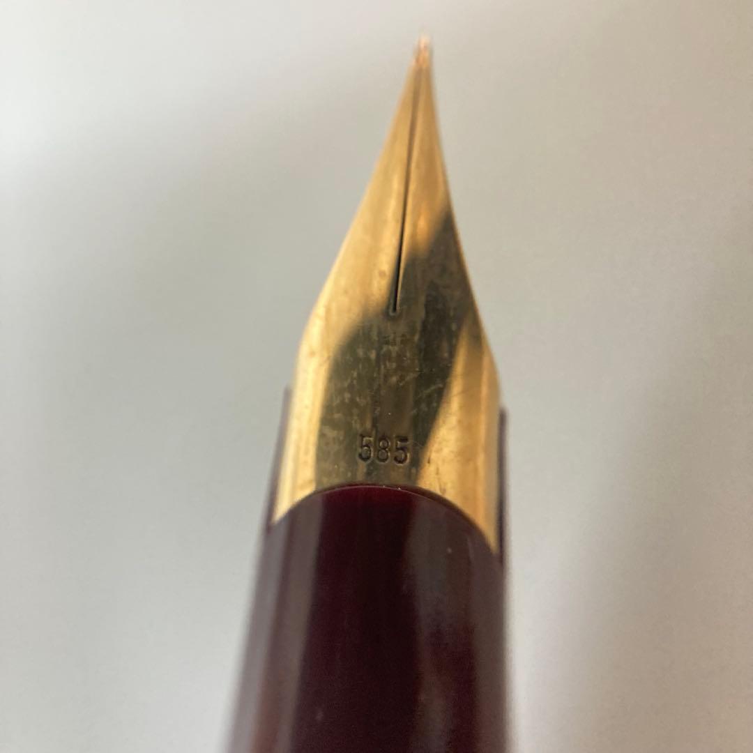 未使用モンブラン万年筆赤ワイン色・ペン先EF(細字)⭐︎