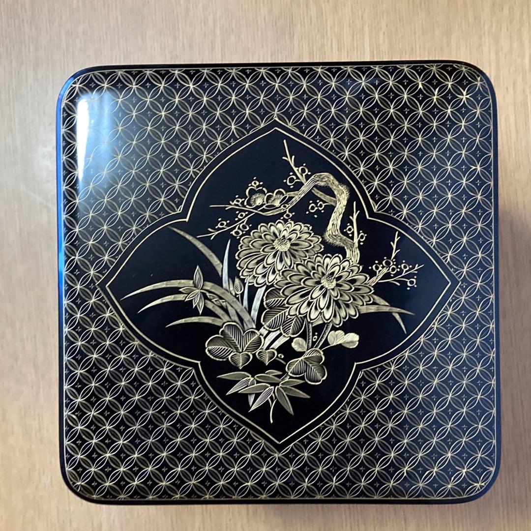 輪島塗　三段重　高級漆器　飾り重　台付