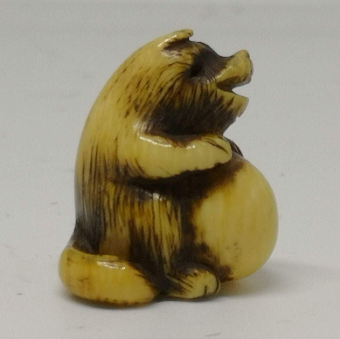 江戸時代 「たぬき 狸 」小さい 根付 織締？