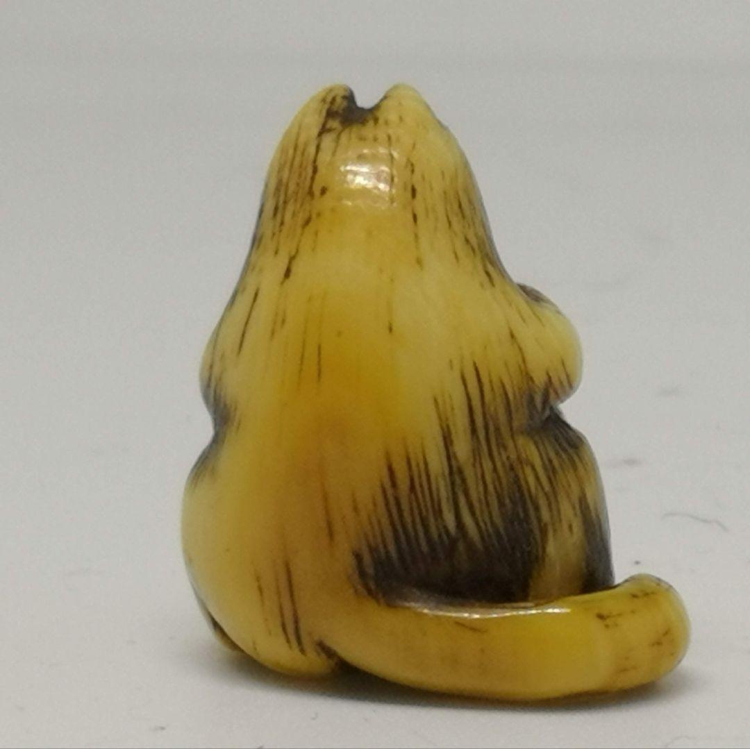 江戸時代 「たぬき 狸 」小さい 根付 織締？