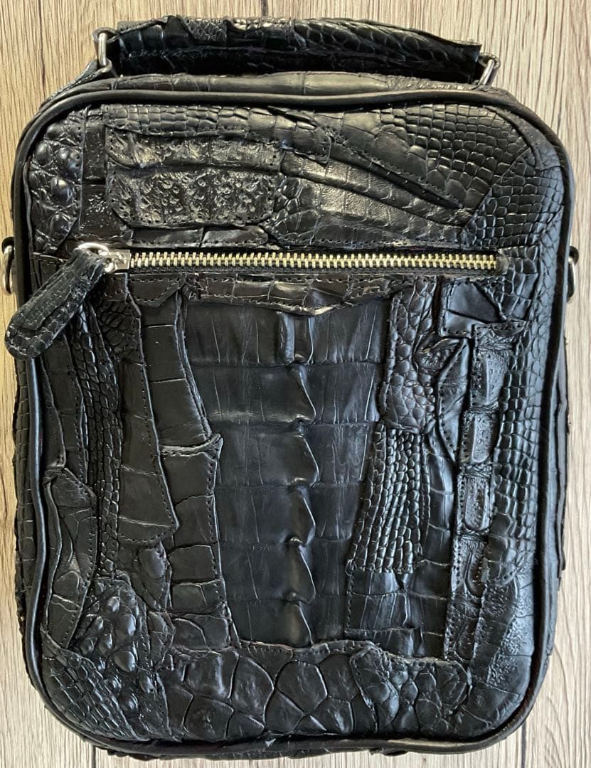 美品　アウトレット　本物　クロコダイル　スクラップのバッグ　メンズ　黒　1点限り