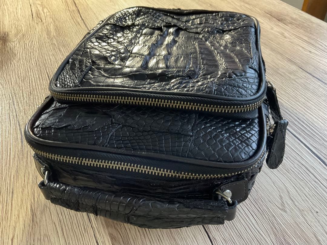 美品　アウトレット　本物　クロコダイル　スクラップのバッグ　メンズ　黒　1点限り