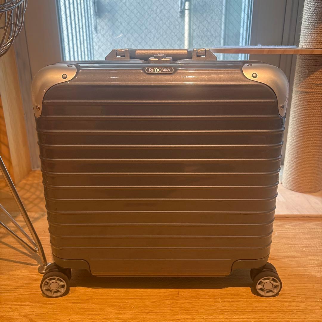RIMOWA ビジネストローリー グレー 4輪小型キャリーケース