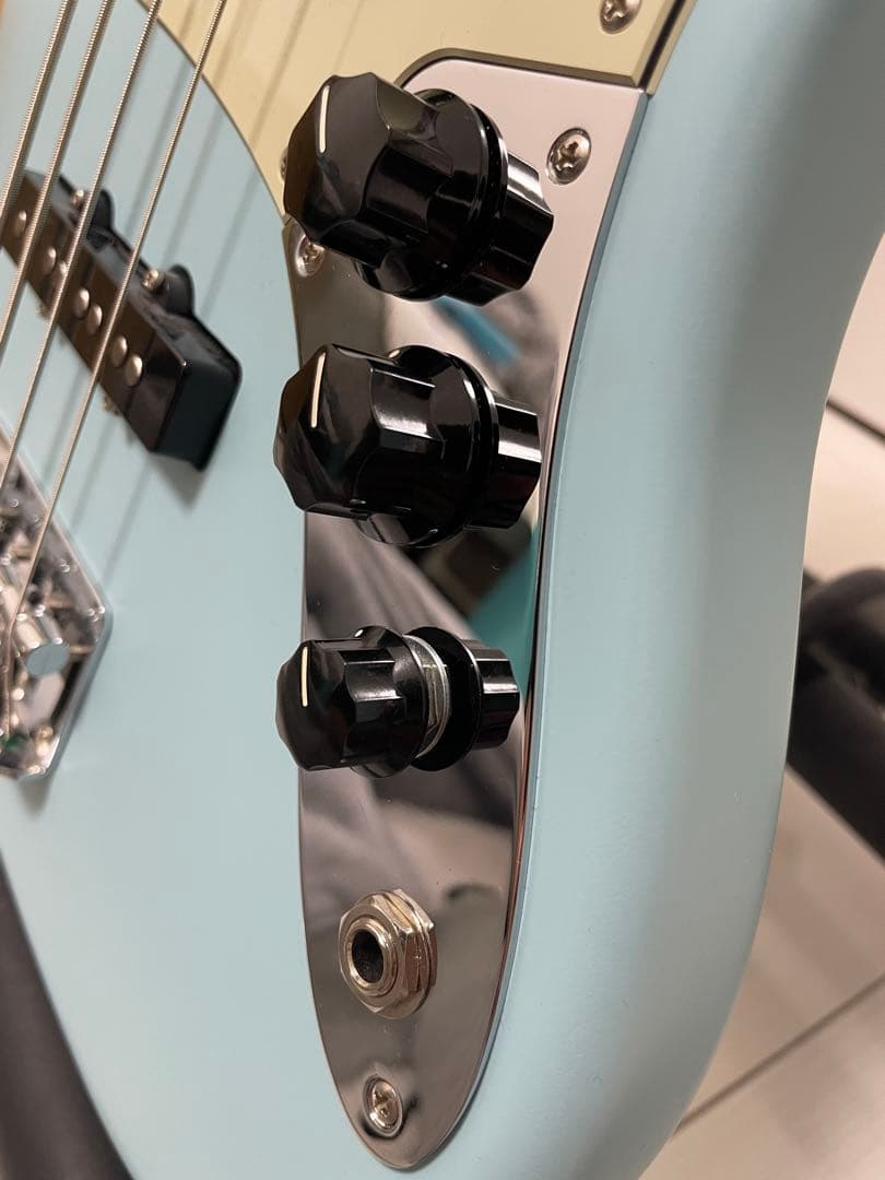 ベース Fender Junior Jazz Bass Made in Japan