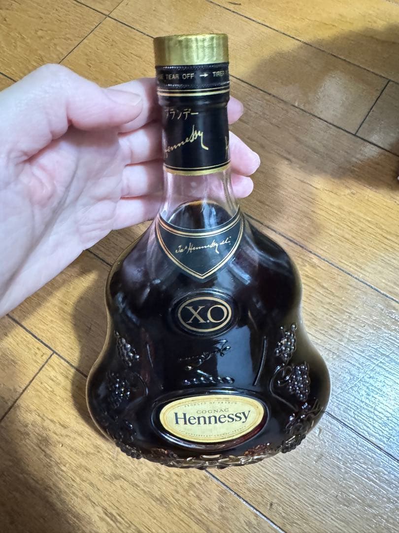 Hennessy XO コニャック 700ml 箱入り