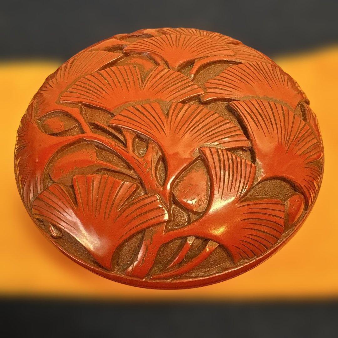 村上堆朱堆黒　銀杏葉香合