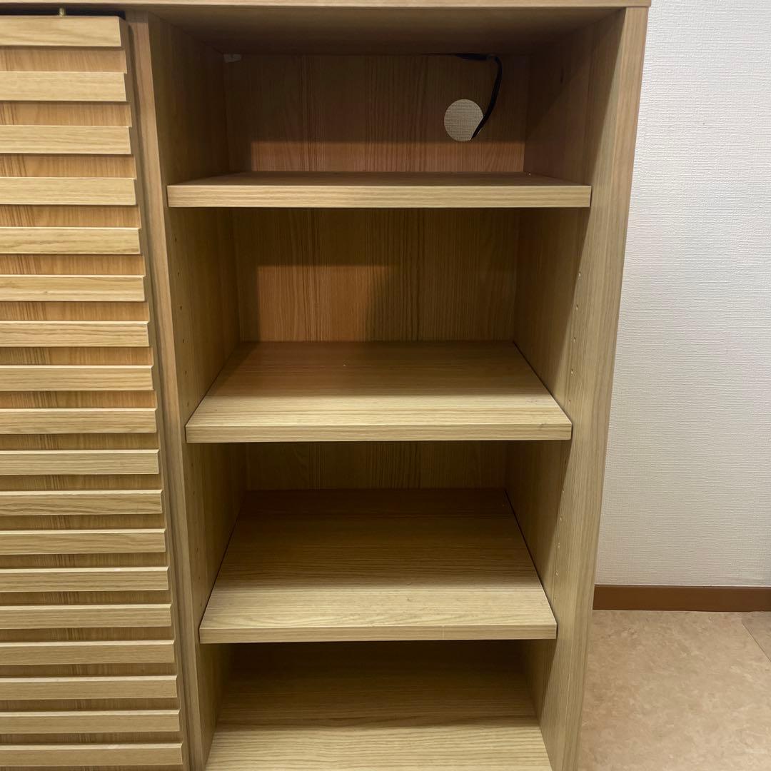木目調　キャビネット　食器棚