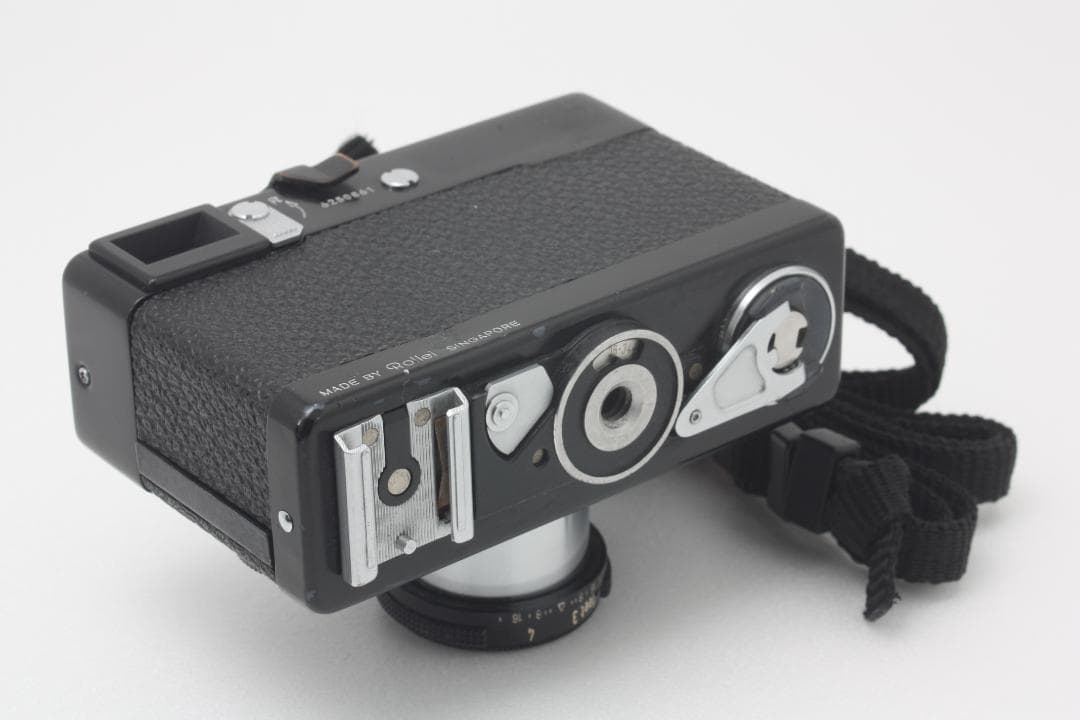 ローライ Rollei 35 ブラック ストラップ・フード付き #275a