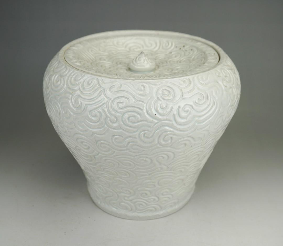 人気陶芸家◆益子焼◆坂田甚内作◆白磁波紋◆水指◆蓋付◆高さ22.4ｃｍ◆陶器美品