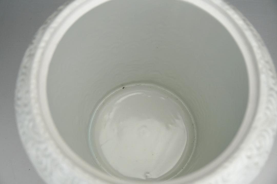 人気陶芸家◆益子焼◆坂田甚内作◆白磁波紋◆水指◆蓋付◆高さ22.4ｃｍ◆陶器美品