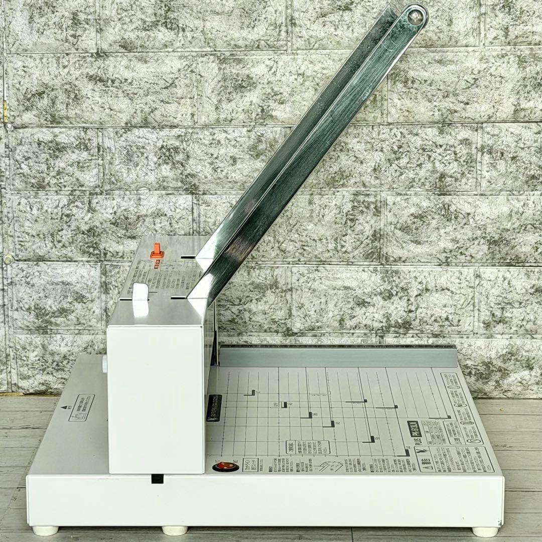 PLUS「PK-513LN」手動断裁機 カットラインLED付き