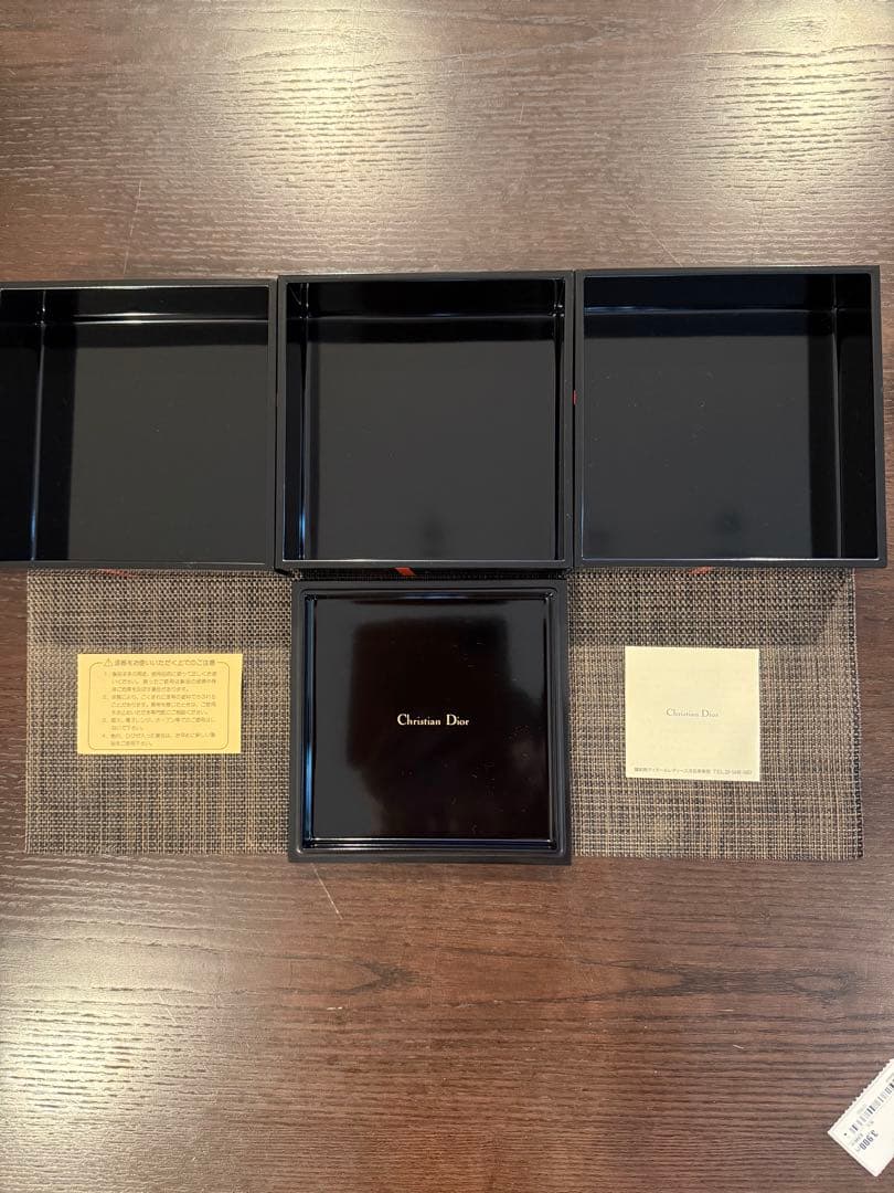Christian Dior 漆器重箱 3段 リボンデザイン　おせち