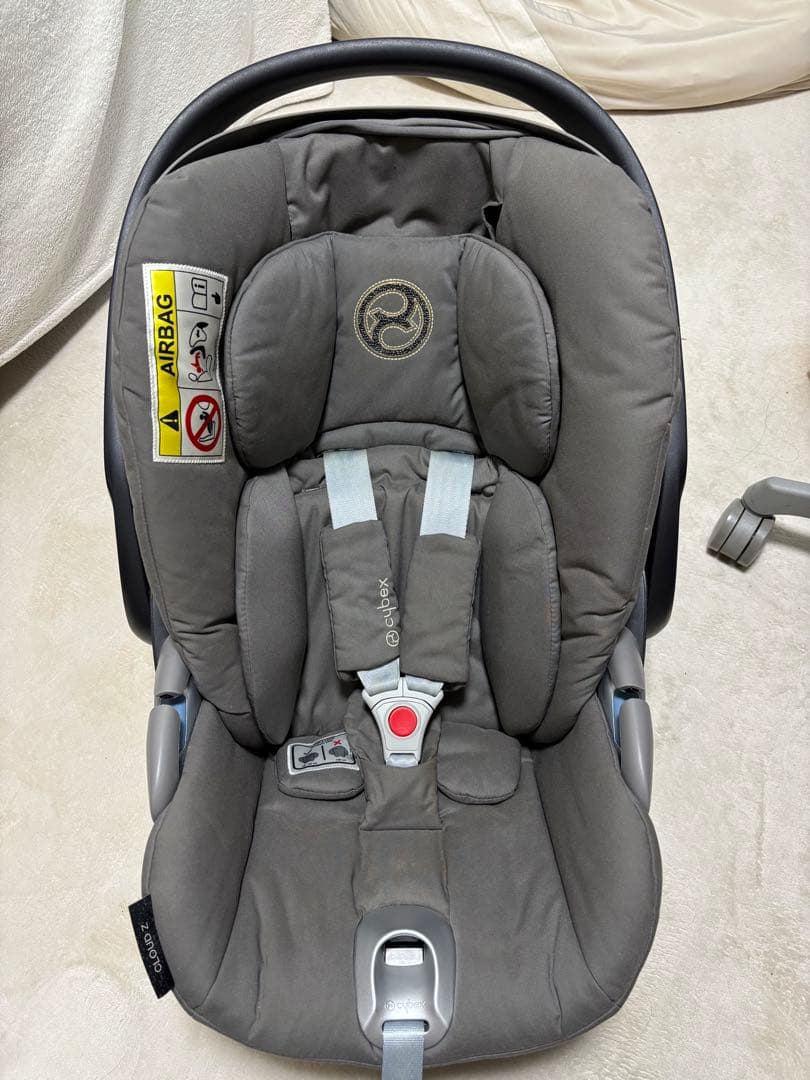 【セット販売】サイベックス Cloud Z i-Size ベビーシート、ベースZ