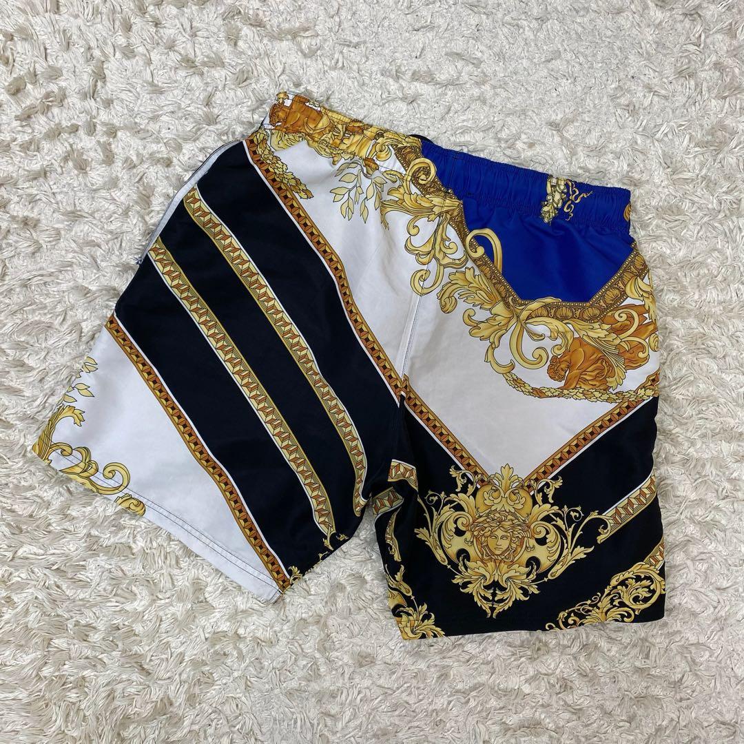 ヴェルサーチ　スイムショーツ　水着　ショートパンツ　総柄　3