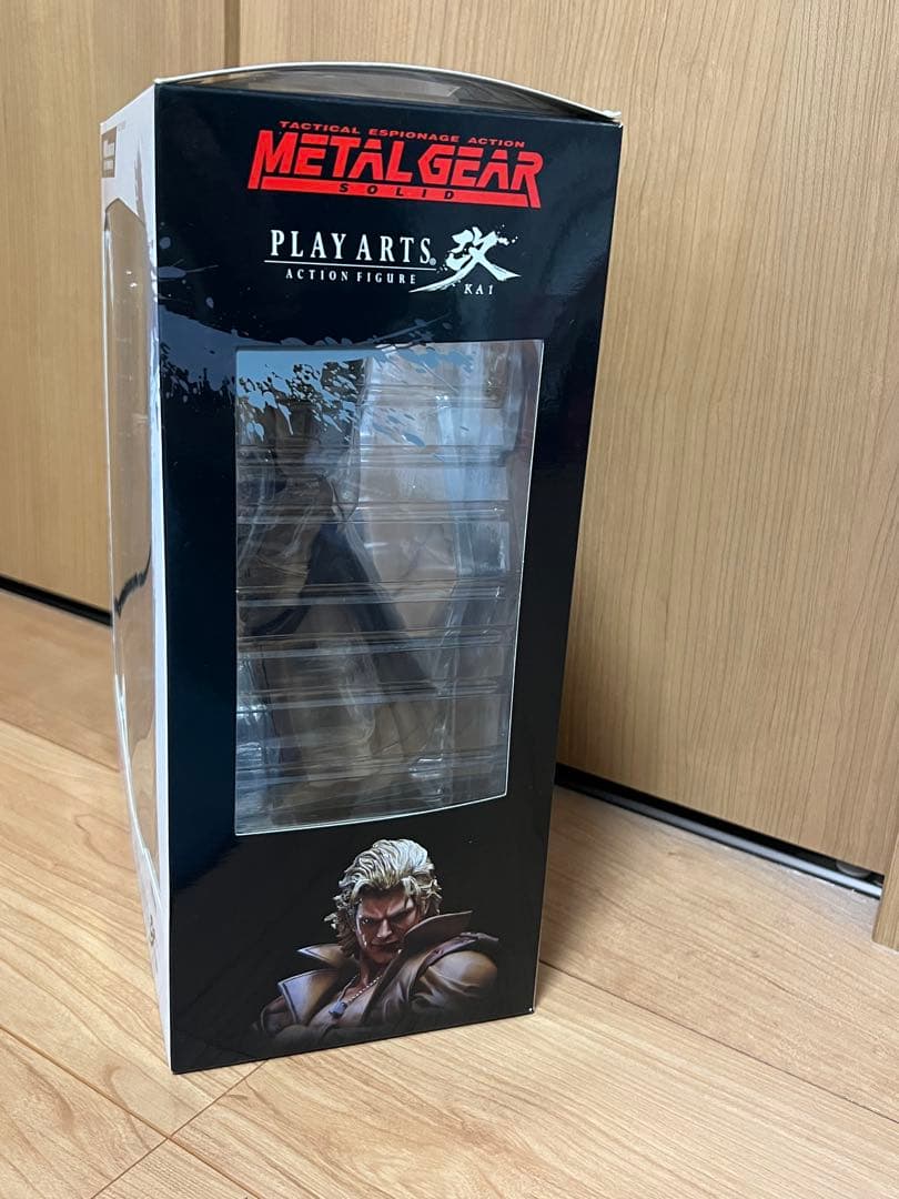 L GEAR SOLIDリキッド スネイク フィギュア