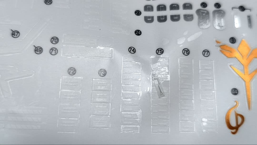 RG サザビー　メカニカルコアメッキ　ファンネルエフェクト付き