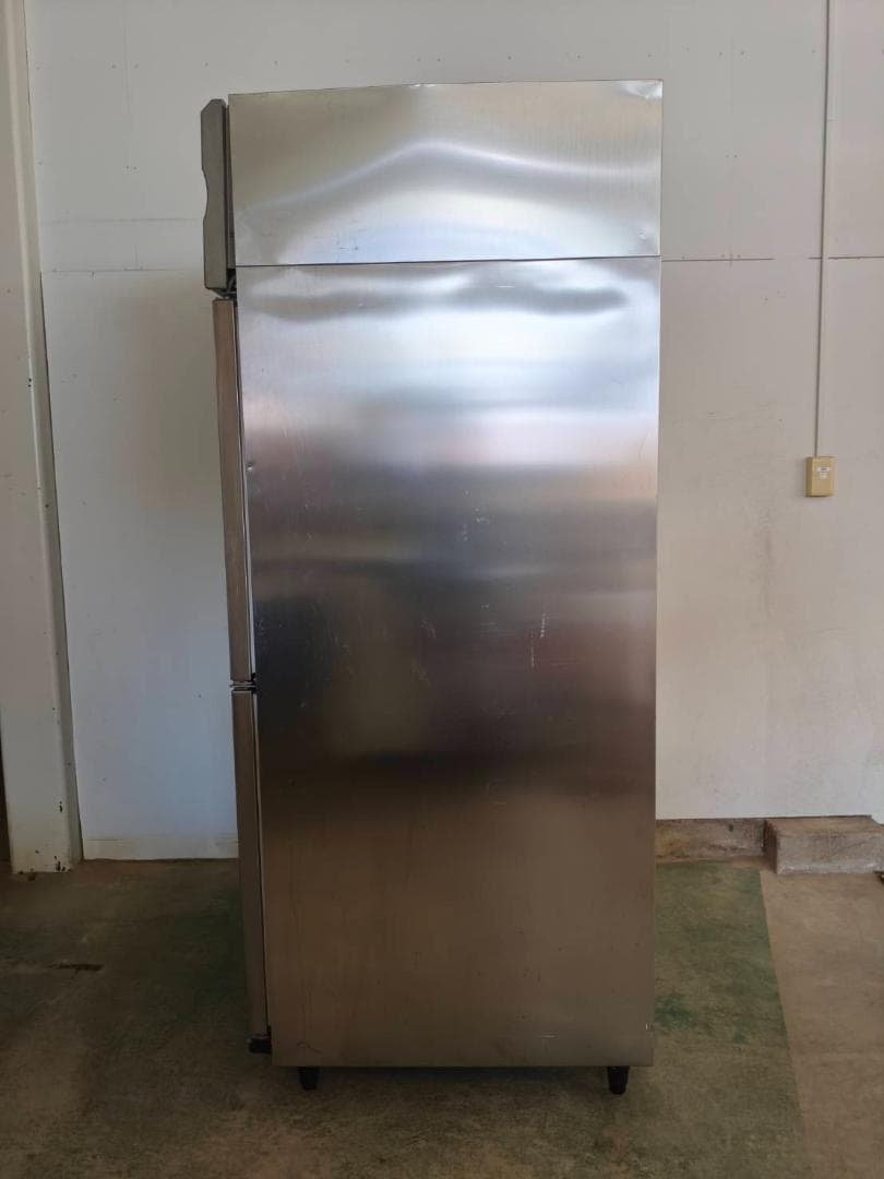 縦型冷凍庫（ホシザキ）HF-120A-1ML・2020年