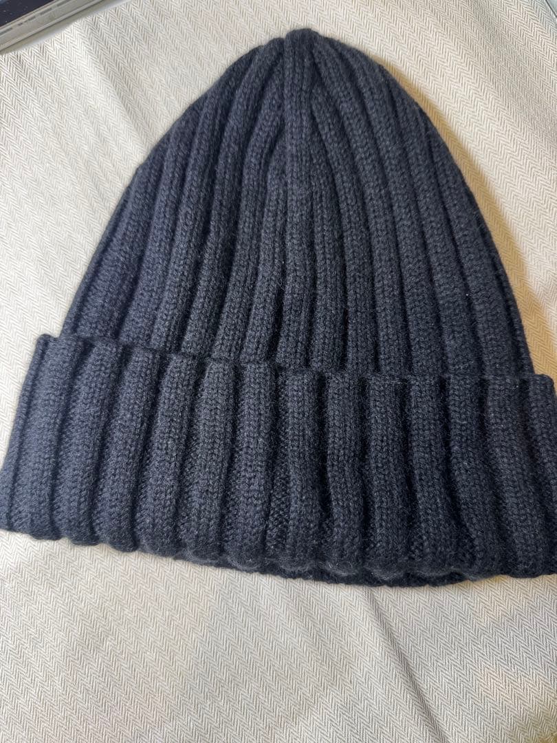 美品　モンクレール　ニット帽　羊毛100% イタリア製　黒　ウール　ファッション