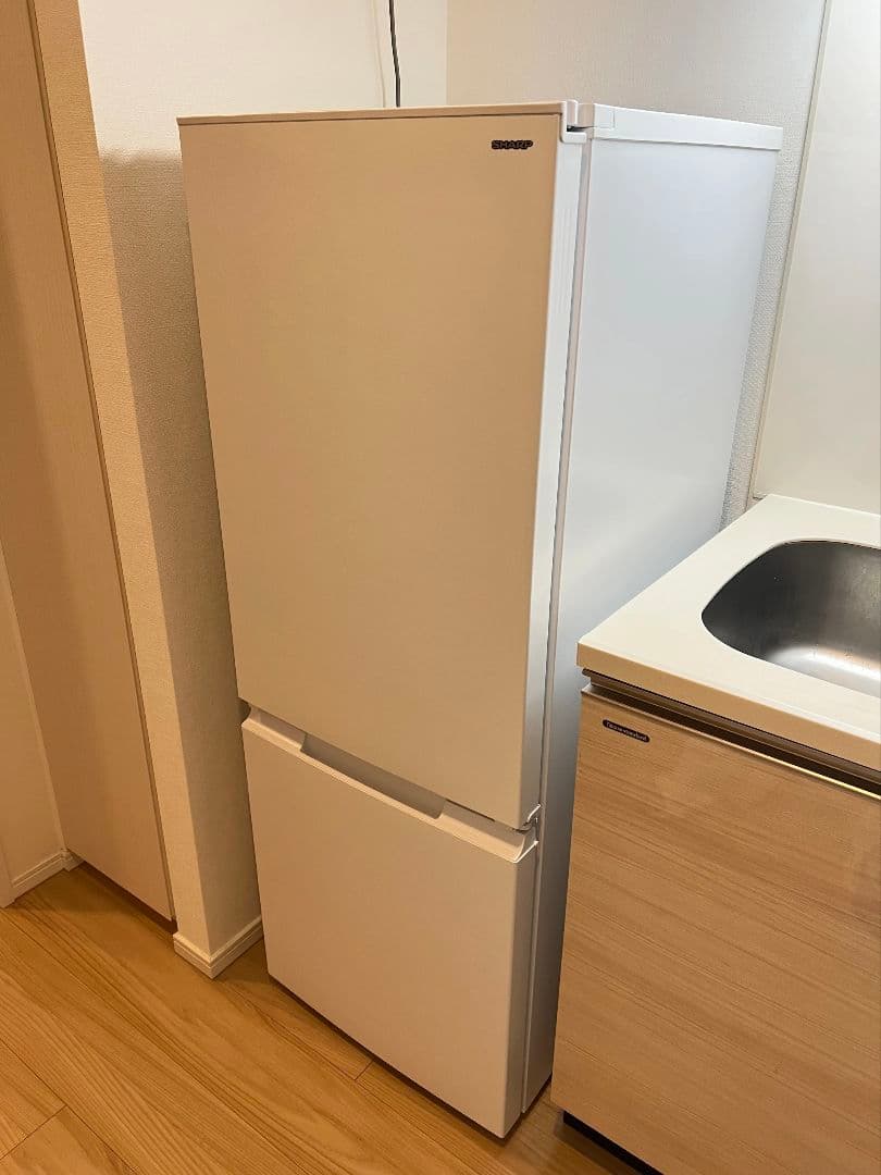 美品／シャープ 2ドア冷蔵庫 179L 2024年 SJ-D18P-W 単身用