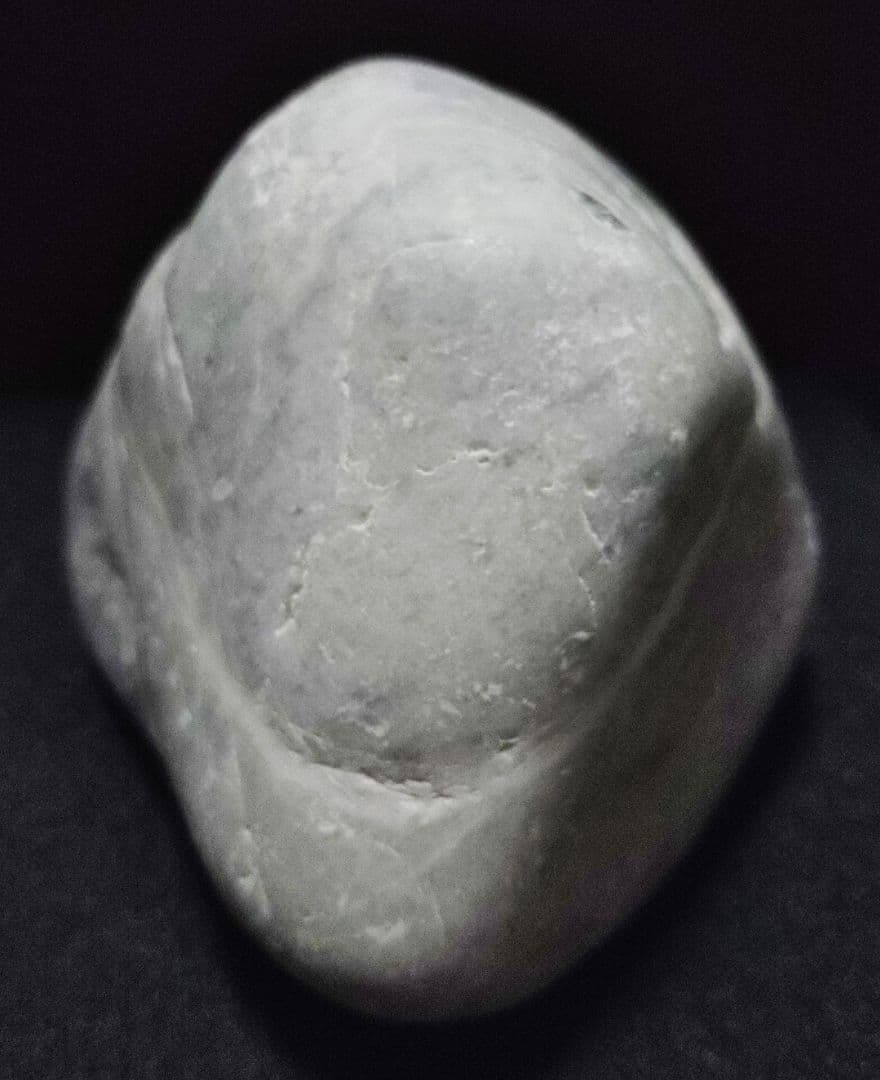 ★翡翠原石★糸魚川翡翠【海石青系・バレル573ｇ】