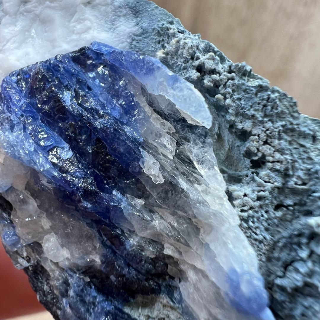 希少石 ベニトアイト ミニチュアサイズ 鉱物 標本 原石