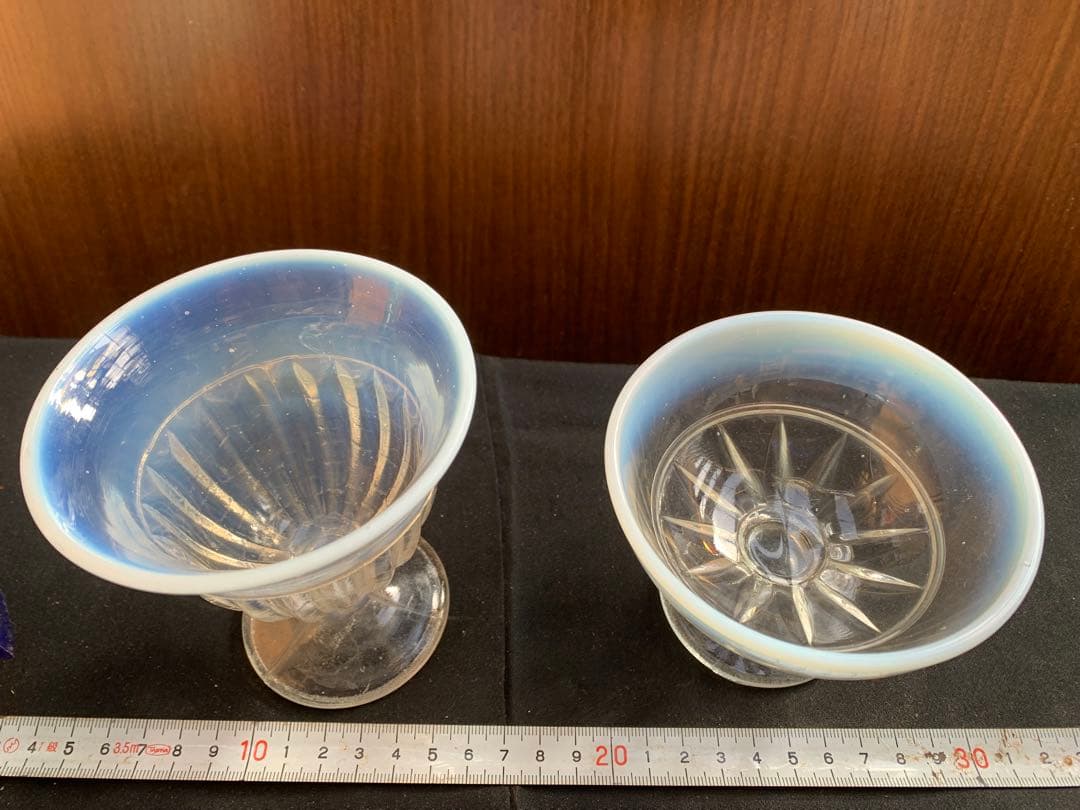 昭和レトロ　氷コップ２個縁乳白色型ガラス　かき氷当時物アンティーク古道具