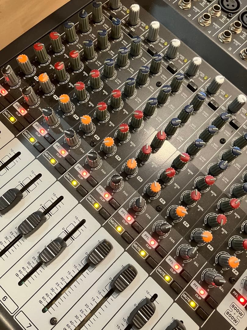 【限定1台】Behringer PMP4000 パワードミキサー