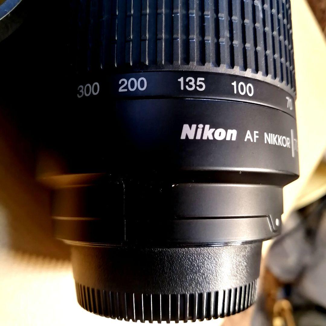 NikonAF NIKKOR ズームレンズ レンズフード付き 70ー300mm