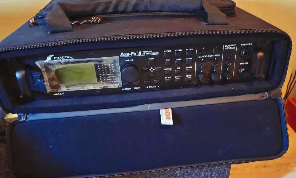 Fractal Audio Axe-Fx II mark2 ケース付　新古品