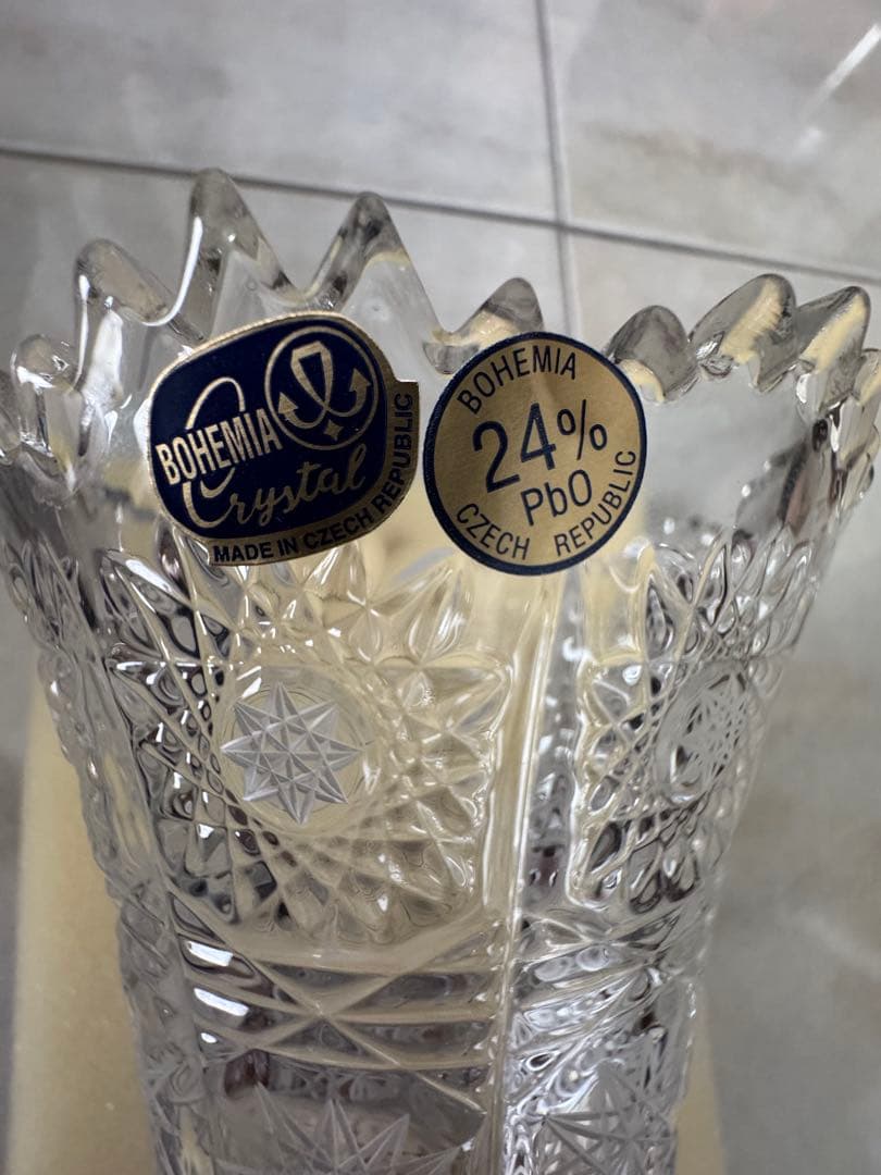 ボヘミアガラス 花瓶　svvー600