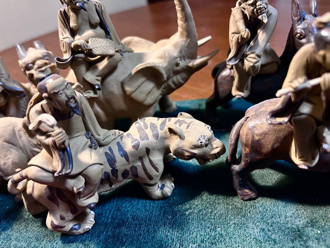 中国美術　工芸品 石湾人形　神獣八仙　(大)