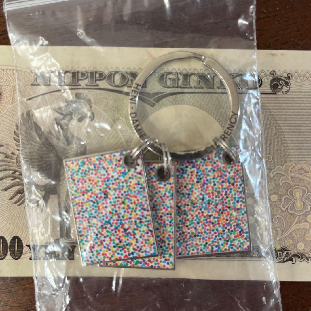 ダミアンハースト　キーホルダー