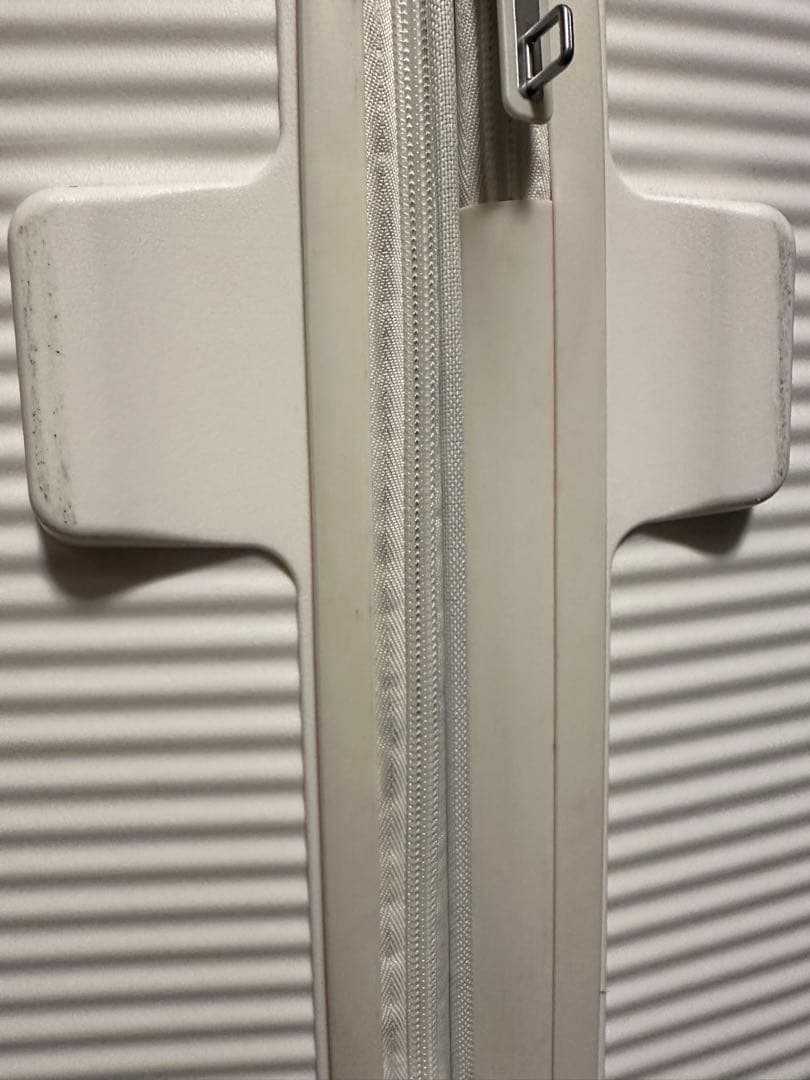 ホワイトキャリーケース アメリカンツーリスター　SOUNDBOX