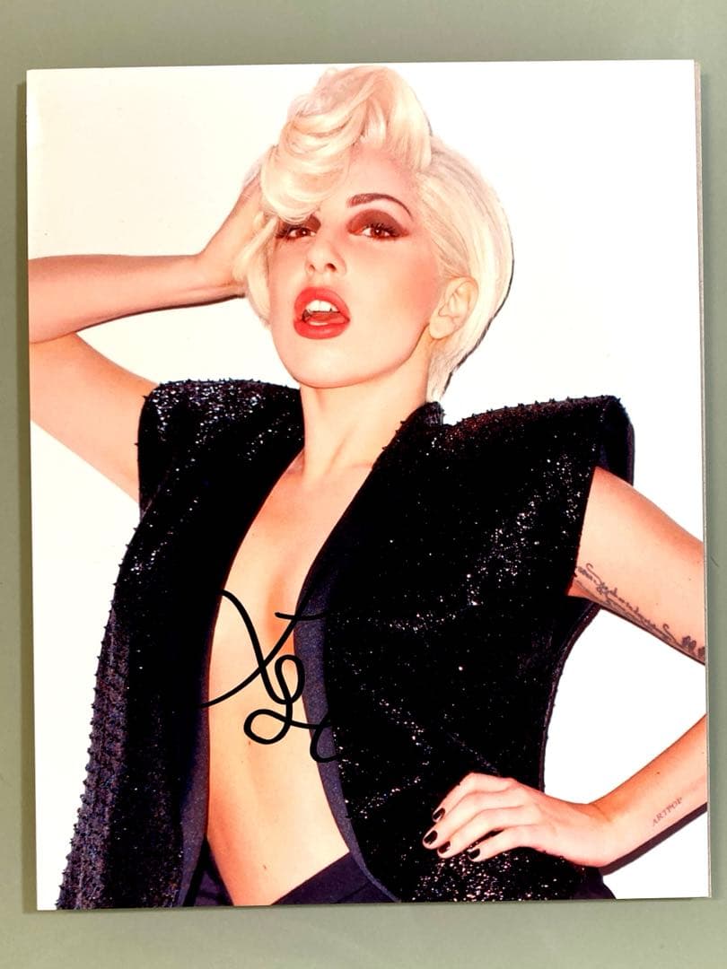 レディー・ガガ直筆サイン入り超大型写真…Lady Gaga…