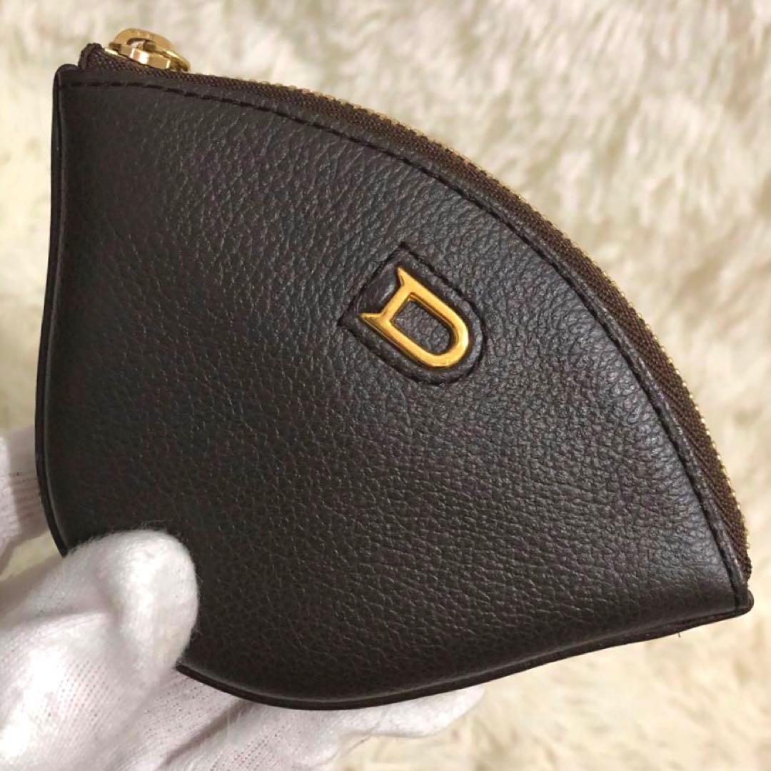 未使用✨デルヴォー レザー　ケース