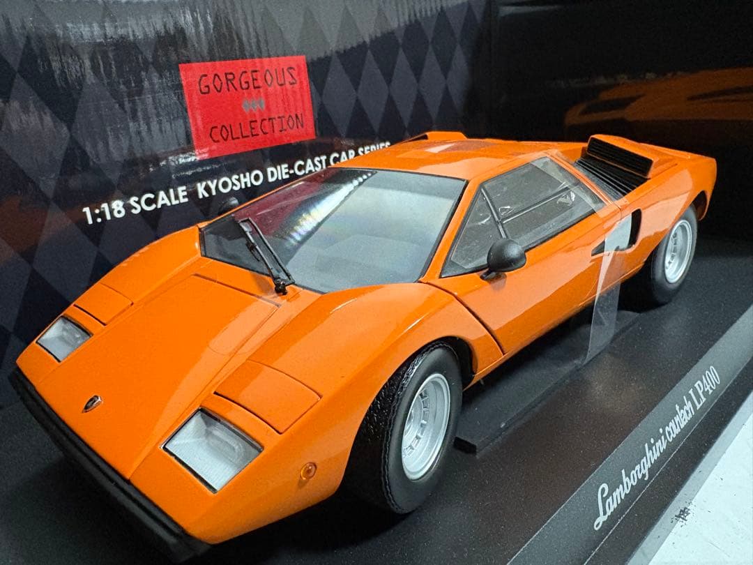 ☆未使用　ランボルギーニ　カウンタック　LP400 1/18 オレンジ　京商
