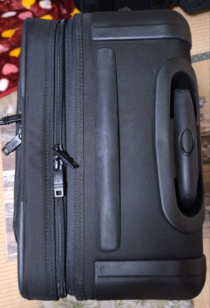 キャリーバッグ　Tumi 機内持込サイズ