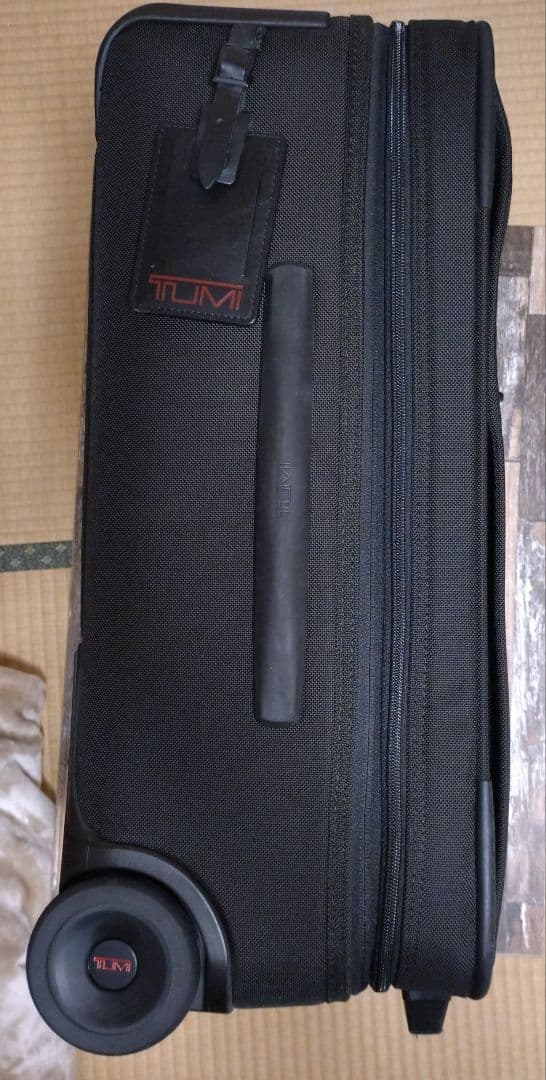 キャリーバッグ　Tumi 機内持込サイズ