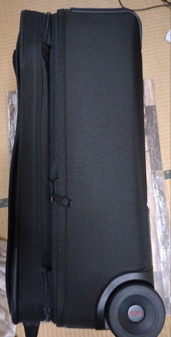 キャリーバッグ　Tumi 機内持込サイズ