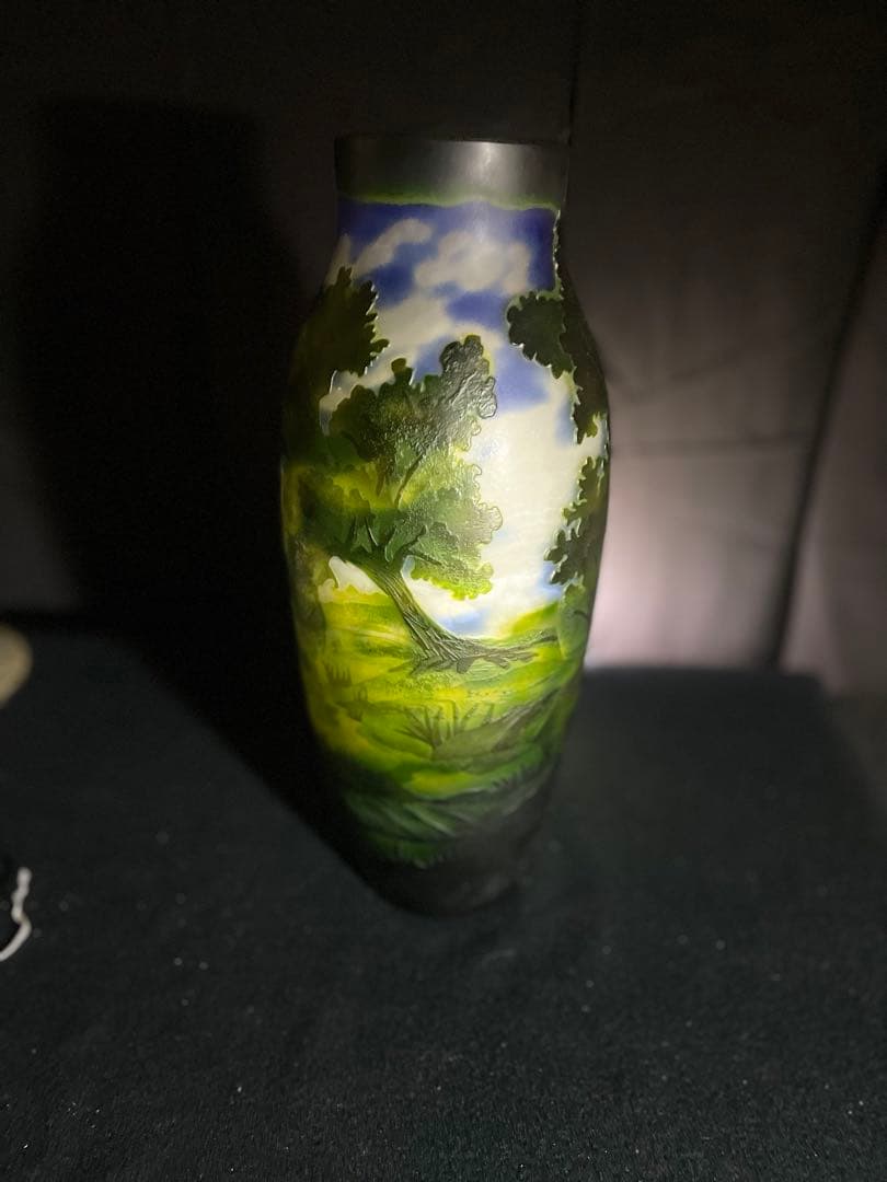エミール　ガレ風　特大　花瓶　　被せガラス　森の中に小屋　高さ35cm
