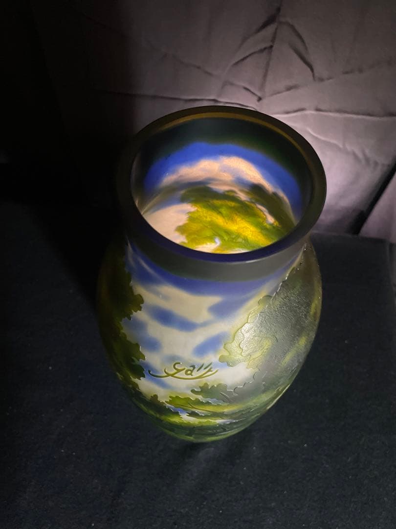 エミール　ガレ風　特大　花瓶　　被せガラス　森の中に小屋　高さ35cm