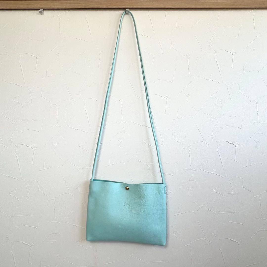 イルビゾンテ 本革クロスボディバック　限定カラー シーウォーター